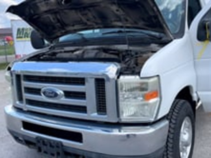 2010-ford-cargo-image-9