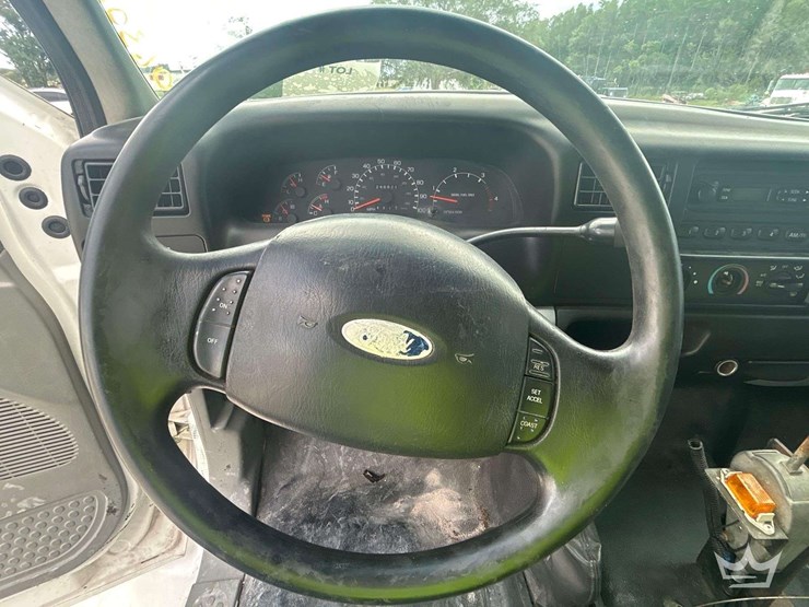 2002-ford-f650-image-16
