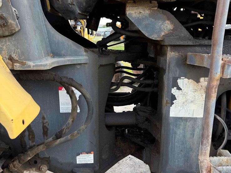 2010-komatsu-wa250-6-image-33