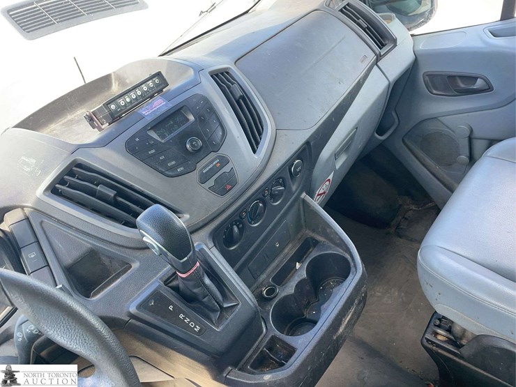 2015-ford-transit-image-13