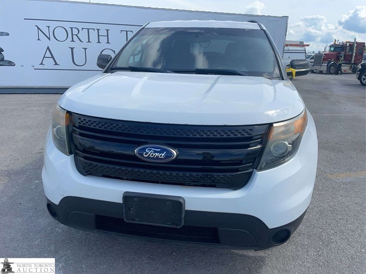 2013-ford-explorer-image-2