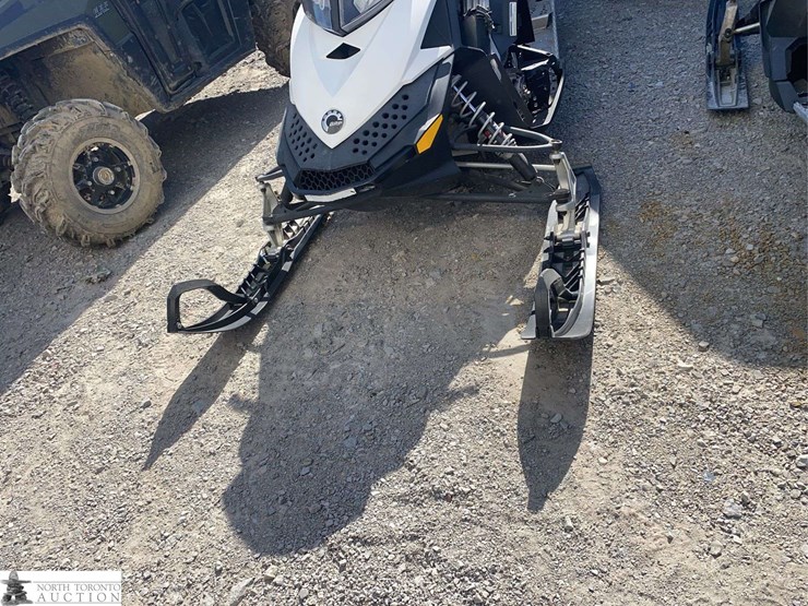 non-operable-2014-ski-doo-grand-touring-sport-image-2