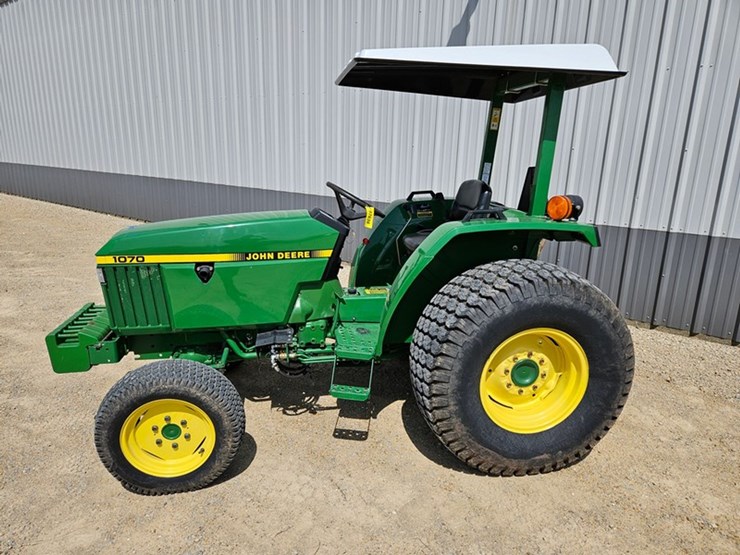 john-deere-1070-image-2