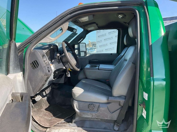 2012-ford-f550-image-13