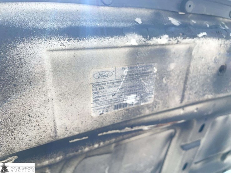 2010-ford-cargo-image-16
