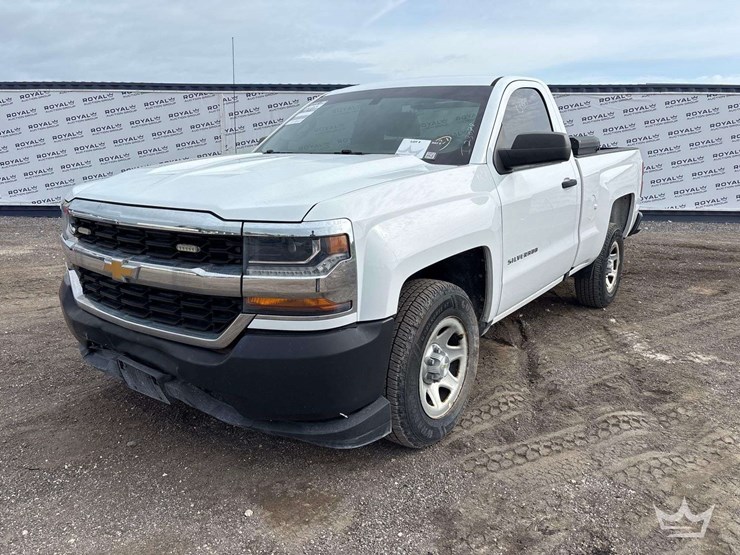 2018-chevrolet-silverado-1500-image-1