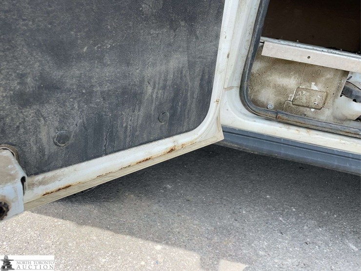 2016-ford-transit-image-32