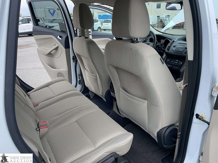 2017-ford-escape-image-19