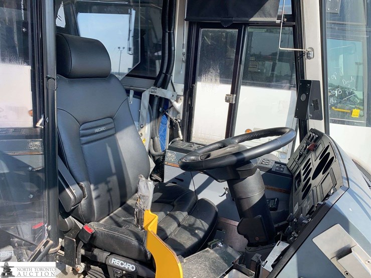 non-operable-2011-motor-coach-industries-d4500-t/a-55-passenger-wheelchair-accessible-bus-image-8