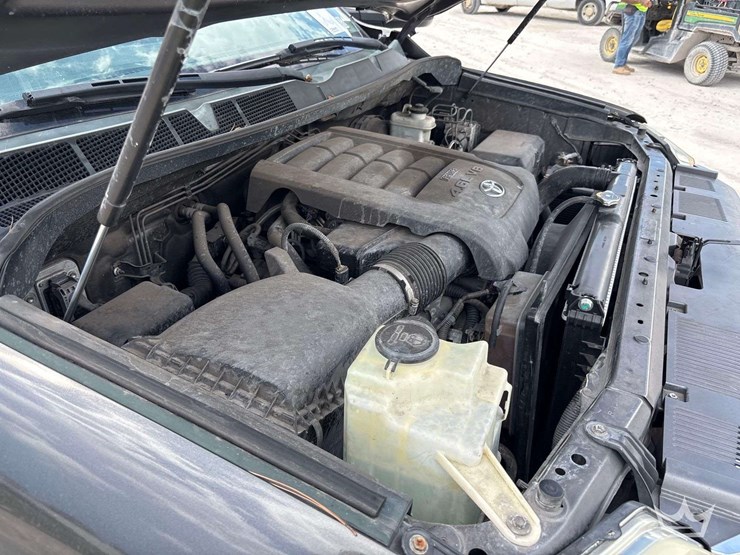 2014-toyota-tundra-image-8