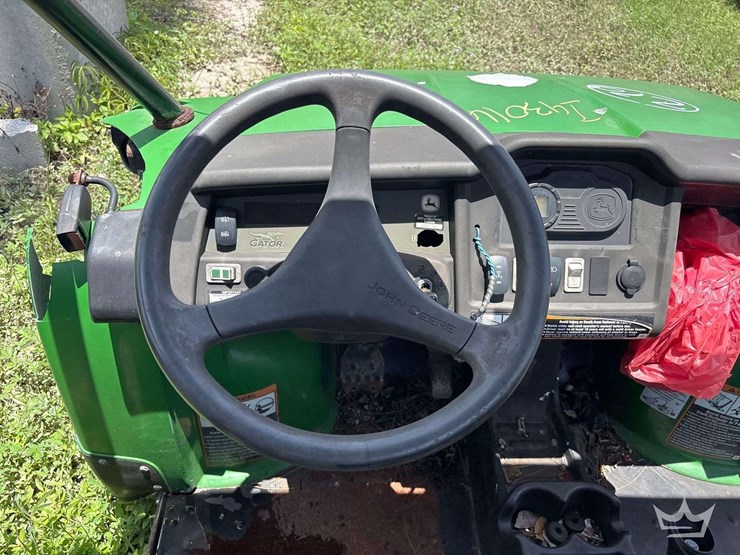 john-deere-gator-image-9