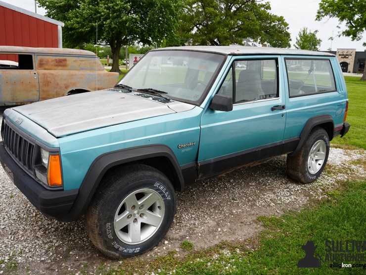 1995-jeep-cherokee-image-1