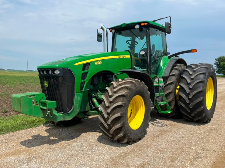 john-deere-8330-image-1