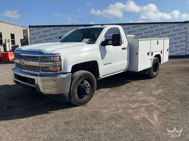 2019-chevrolet-silverado-3500hd-image-2