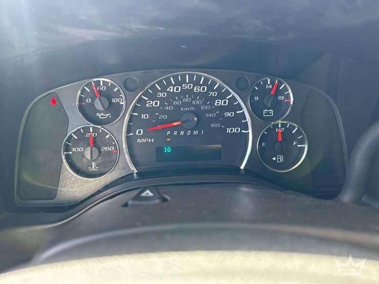 2023-chevrolet-express-2500-image-18