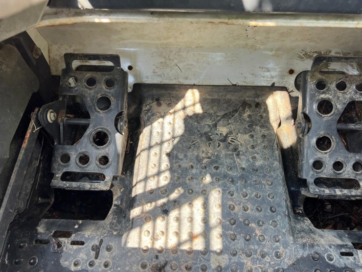 bobcat-t630-image-23