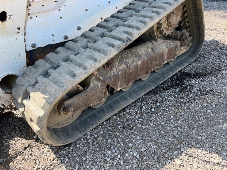 bobcat-t870-image-13