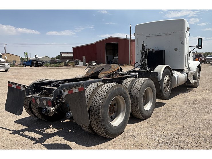 2017-kenworth-t800-image-3