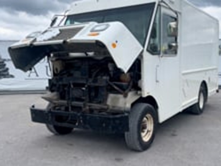 2011-ford-e-series-s/a-step-van-image-9