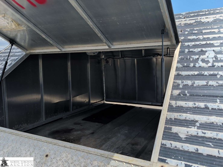 2011-l&b-moore-s/a-enclosed-trailer-image-14