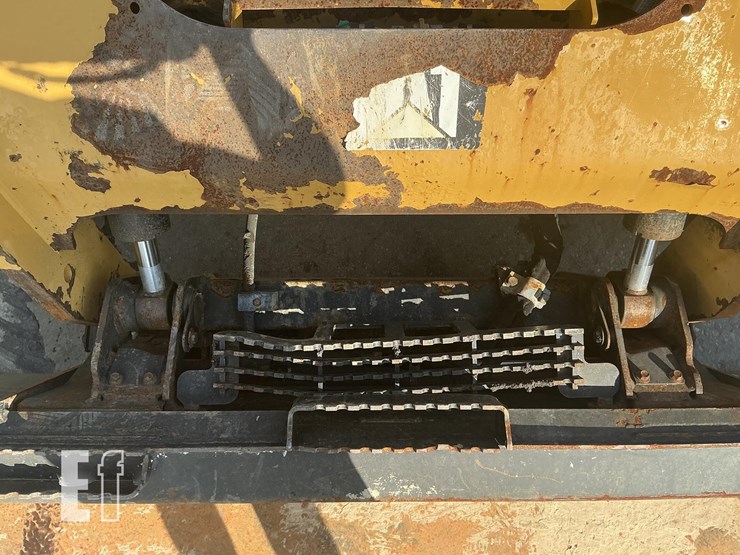2019-caterpillar-272d2-xhp-image-10