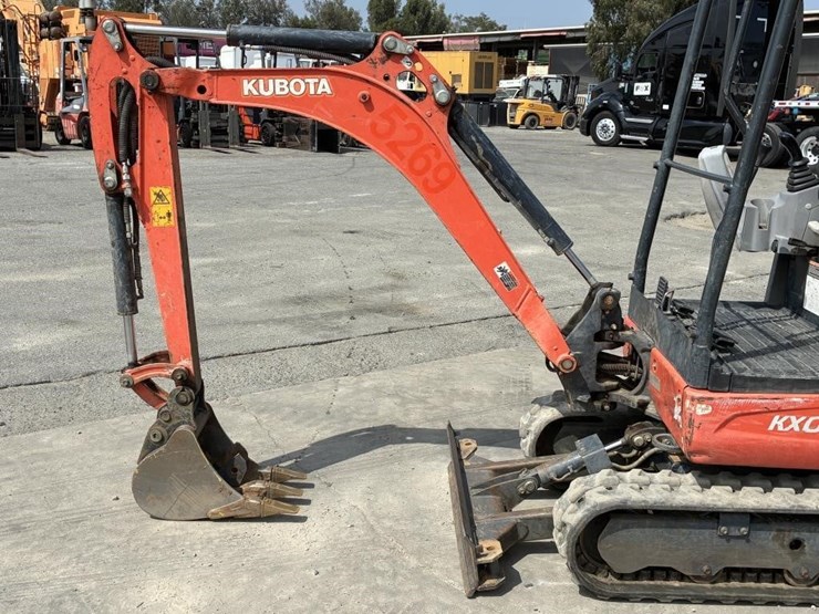2019-kubota-kx018-4-image-5