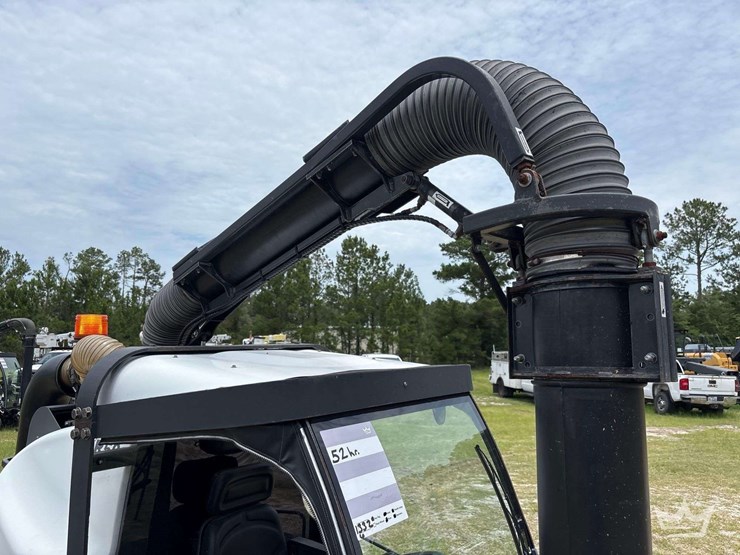 2019-madvac-lr50-ride-on-litter-vacuum-image-29