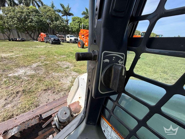 2015-bobcat-t750-image-27