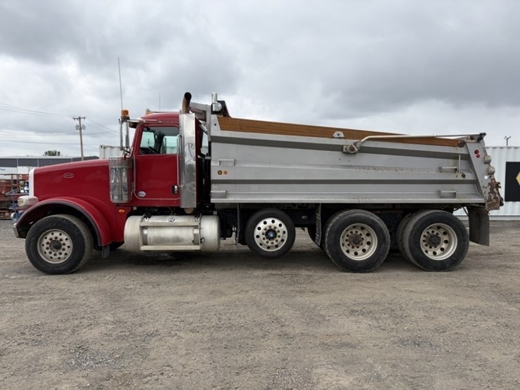 2014-peterbilt-367-image-7
