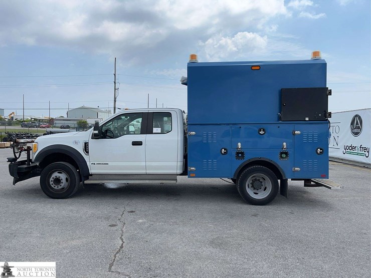 2017-ford-f550-image-8