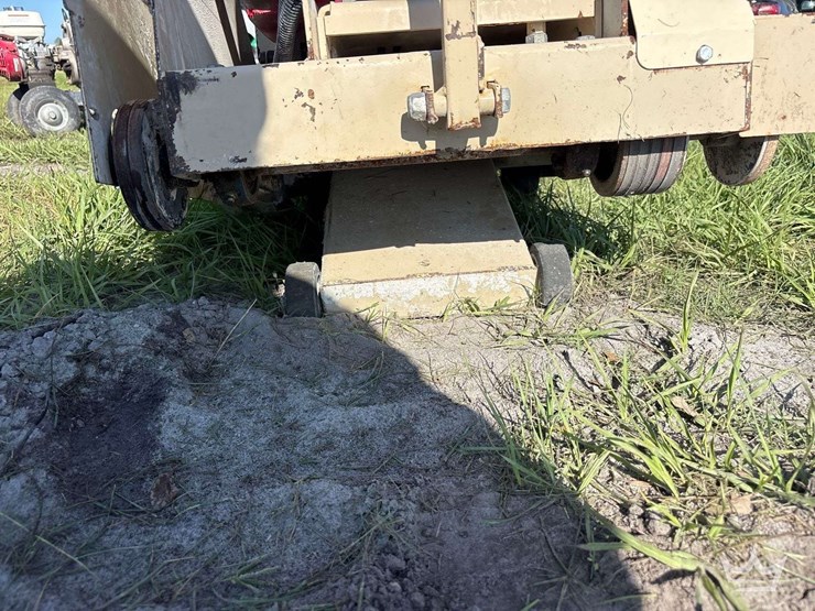 edco-ss-24-24h-24in-self-propelled-concrete-saw-image-18