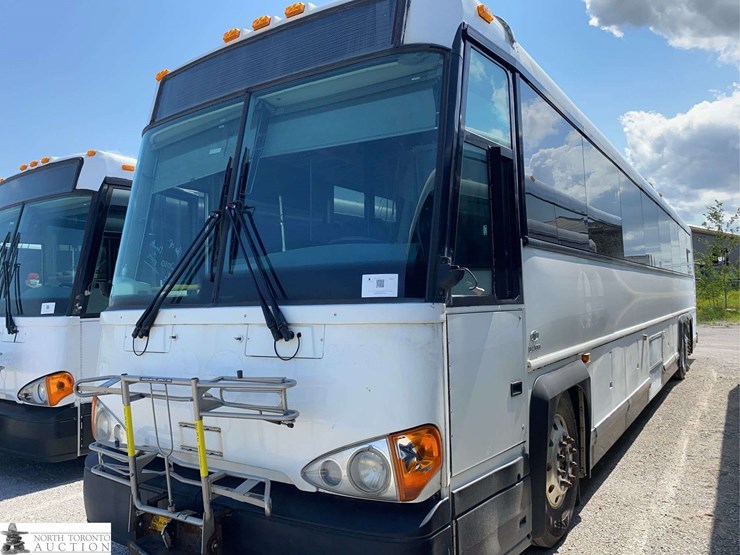 non-operable-2010-motor-coach-industries-d4500-t/a-passenger-wheelchair-accessible-bus-image-2