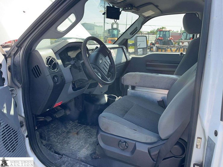 2011-ford-f350-image-11
