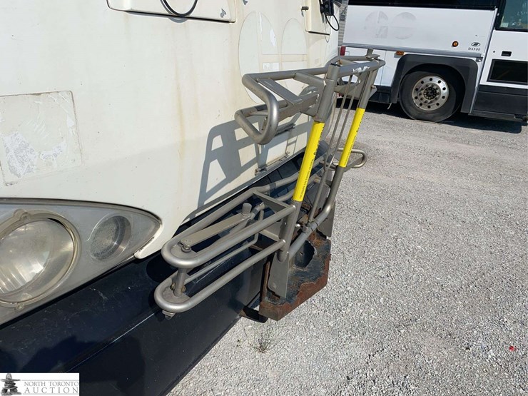 non-operable-2011-motor-coach-industries-d4500-55-passenger-wheelchair-accessible-bus-image-24