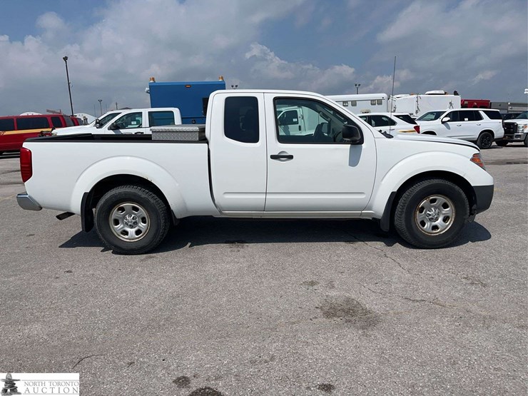 2013-nissan-frontier-image-4