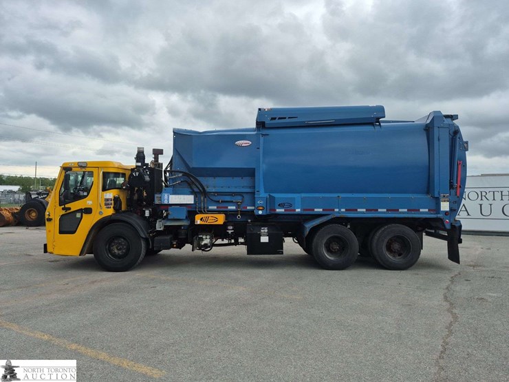 2018-mack-lr633-t/a-refuse-truck-image-8