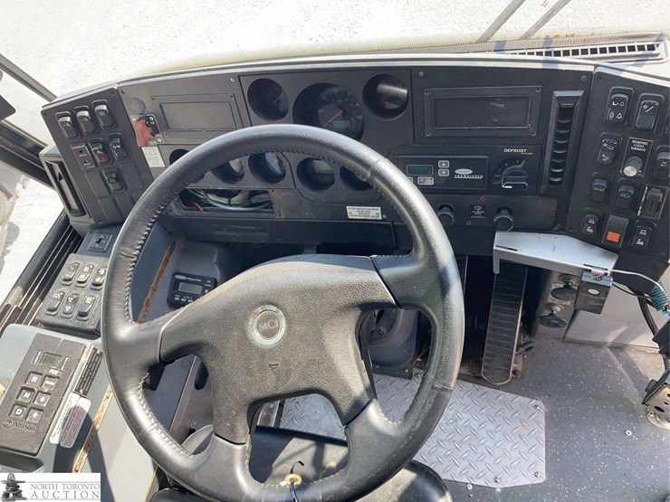 non-operable-2011-motor-coach-industries-d4500-t/a-55-passenger-wheelchair-accessible-bus-image-9