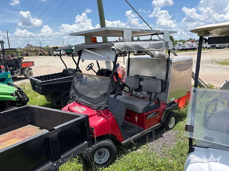 2009-club-car-xrt-800e-electric-utility-cart-image-11