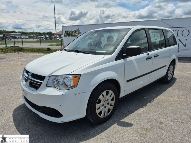 2016-dodge-grand-caravan-sxt-image-1
