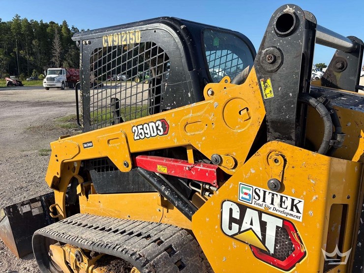 2021-caterpillar-259d3-image-14