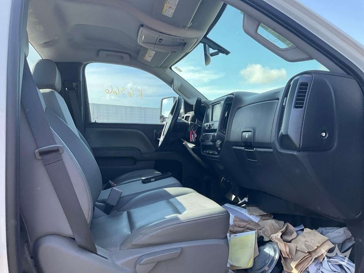 2019-chevrolet-silverado-3500hd-image-23