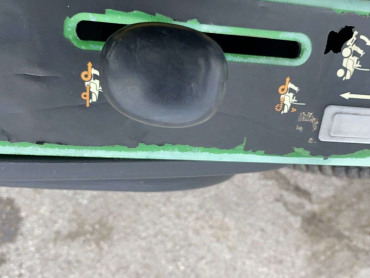 2010-john-deere-1445-image-14