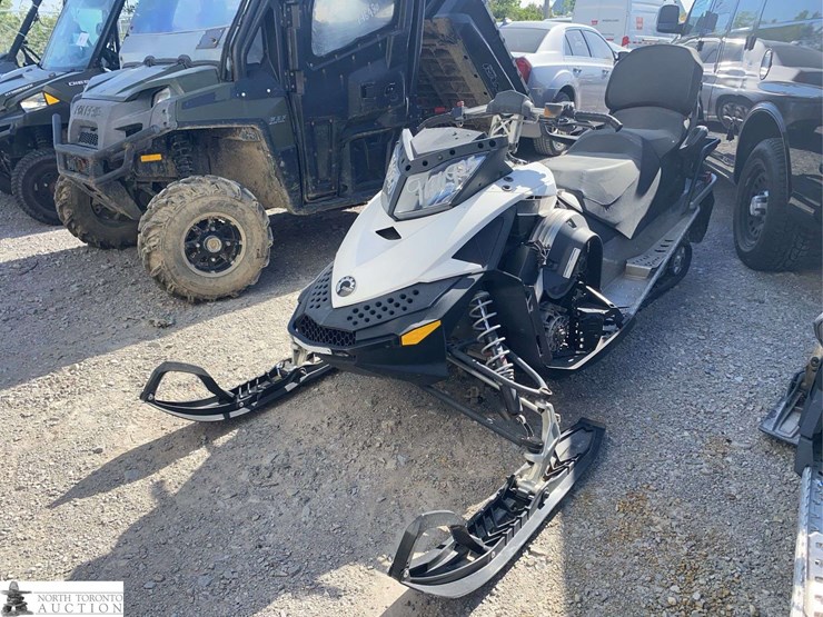 non-operable-2014-ski-doo-grand-touring-sport-image-1