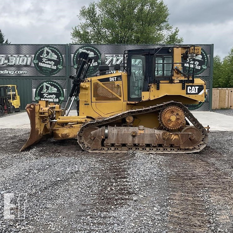2015 CATERPILLAR D6T XL