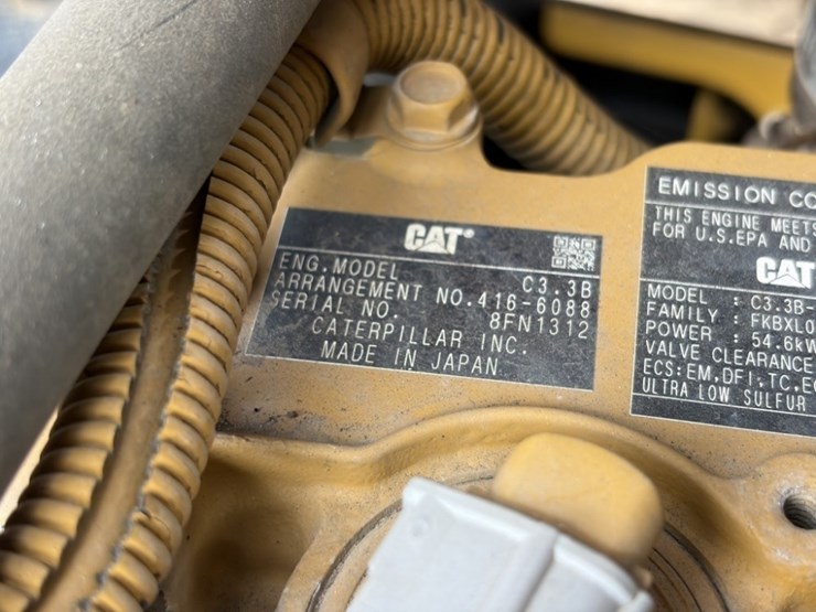 2016-caterpillar-908m-image-17
