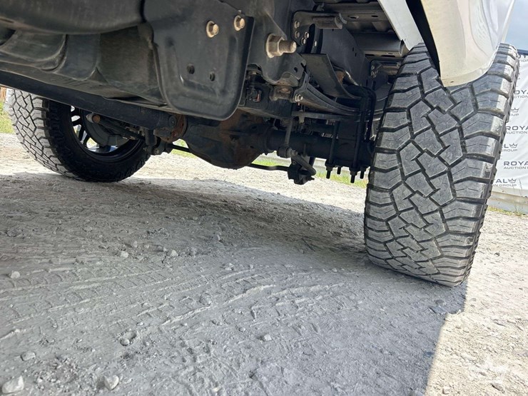 2023-ford-f250-image-19