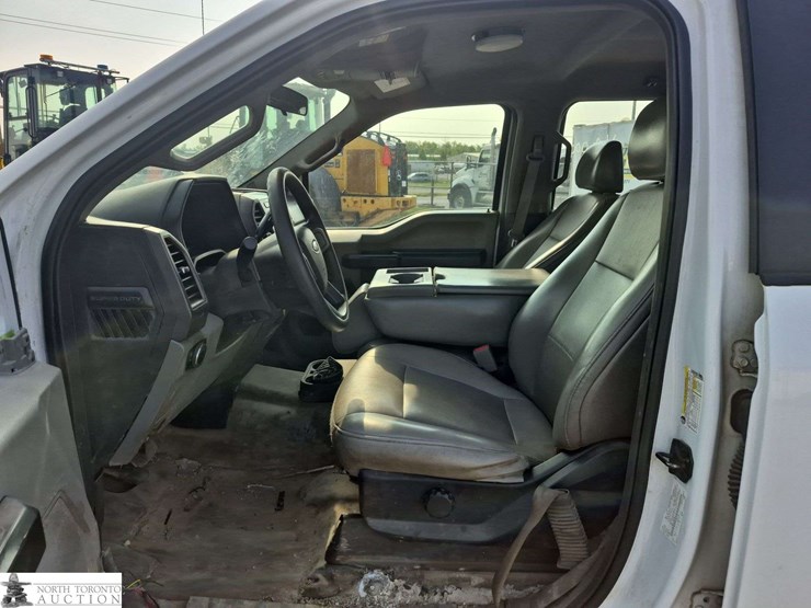 2017-ford-f350-image-13