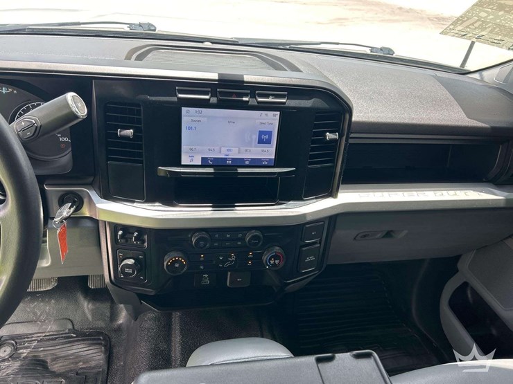 2023-ford-f250-image-15