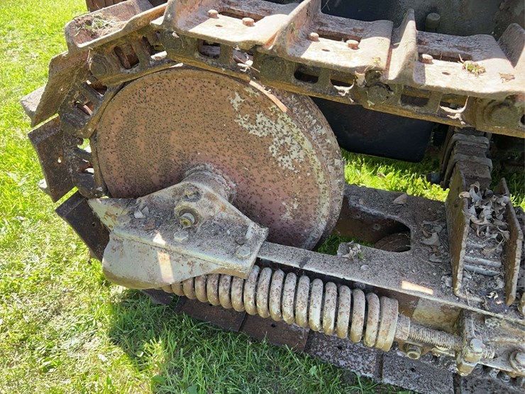 caterpillar-fifteen-image-33