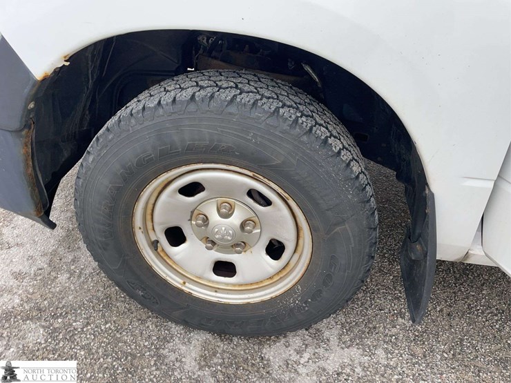 2014-dodge-1500-image-23